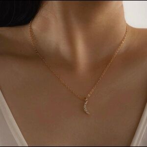 𝅺gold Rhinestone Moon Necklace